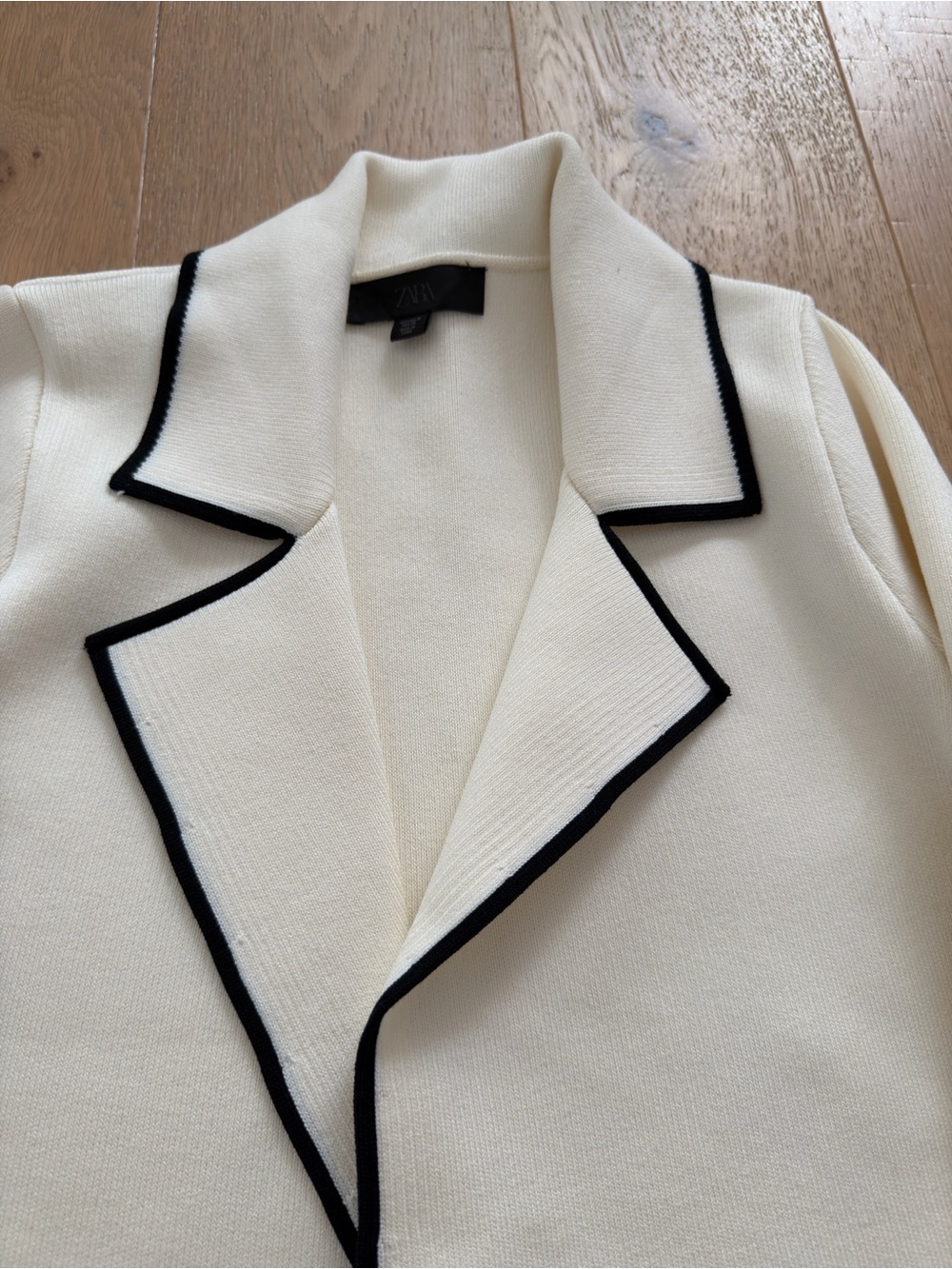 Zara Cream Double-Breasted Blazer with Black Trim - Picture 6 of 8